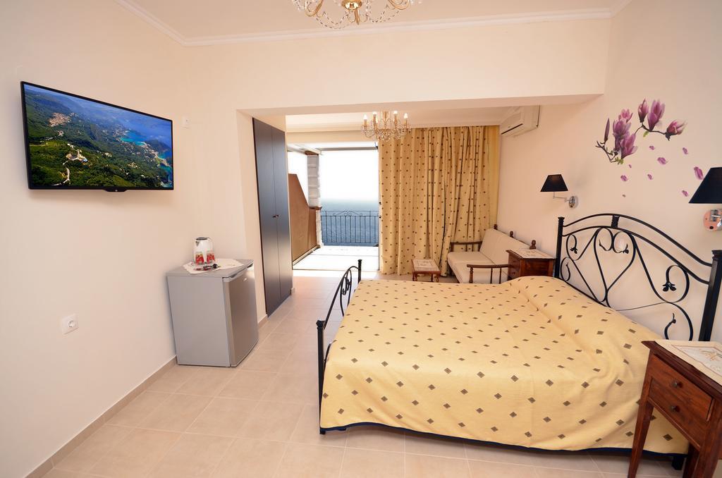 Golden Fox Studios And Suites Lakones Ngoại thất bức ảnh